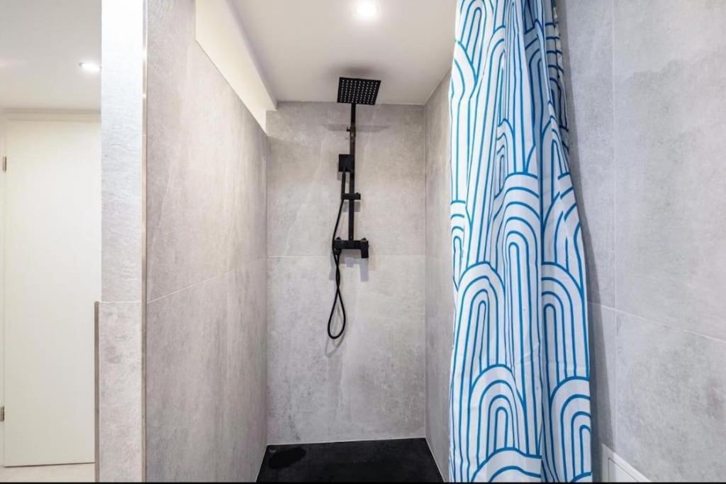 Cityloft Kassel 1 - Zentrale Unterkunft Fuer Gruppen Bis 7 Personen - Parkplatz - Netflix Exterior photo